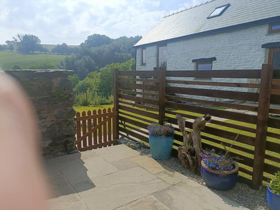 Rhyd Y Geifr, Cosy Barn Conversion In Maerdy コーウェン エクステリア 写真